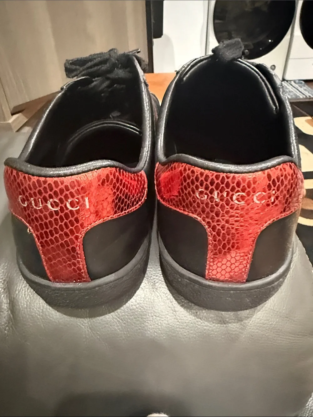 Gucci Black Leather Low-Top Sneakers with Red & Green Web